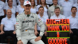 Postergan la operación de Michael Schumacher