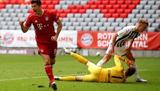 Bayern Munich estrenó el título con una victoria