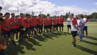Pusineri licenció al plantel de Independiente
