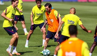 Barcelona, en busca de tres puntos clave, y Messi por el gol 700