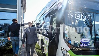 Prueban colectivo a GNC con el que se ahorraría un 40% del costo