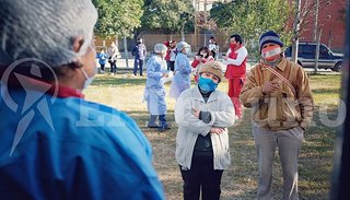 Vacunación a demanda para mayores de 50 años: poco movimiento en el Centro de Salud de barrio Miguel Ortiz