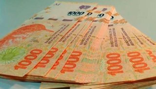 Oficializan incrementos del salario mínimo, vital y móvil, que será de $ 80.342 desde abril