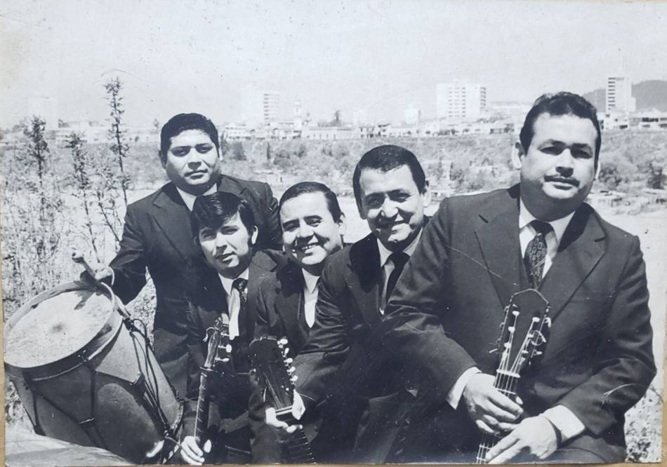 Luis Chañi, toda una vida entre tijeras, música y enseñanza