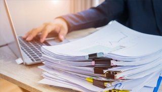 Desde las ONG cuestionan trabas burocráticas para trámites básicos