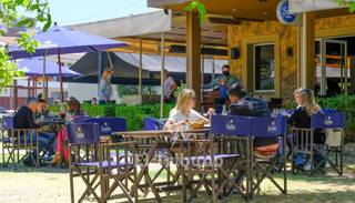 Los bares y restaurantes ofrecen descuentos para clientes vacunados