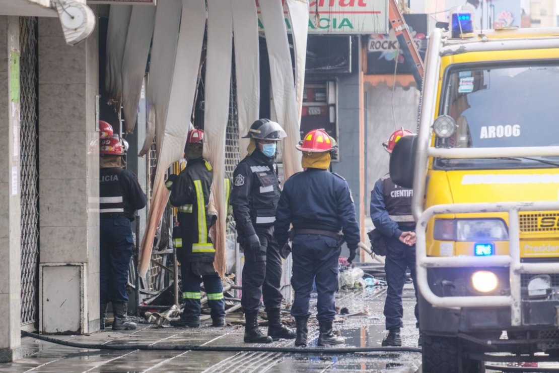 Incendio del centro comercial del Norte: Foto: Jan Touzeau Incendio del centro comercial del Norte: Foto: Jan Touzeau