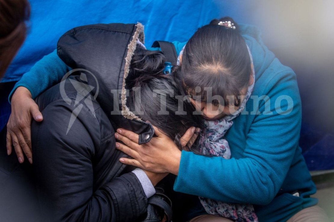 Momentos de dolor tras la pérdida de los productos que se quemaron en la galería. Incendio del centro comercial del Norte: Foto: Jan Touzeau Momentos de dolor tras la pérdida de los productos que se quemaron en la galería. Incendio del centro comercial del Norte: Foto: Jan Touzeau
