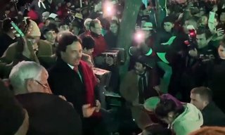 VIDEOS. Sáenz cantó junto a los gauchos en los fogones del Monumento a Güemes