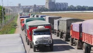 Paro y bloqueo de ruta de transportistas de carga