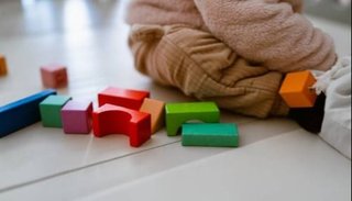 Horror en una guardería: la maestra se cansó del llanto de una beba, la envenenó y la mató
