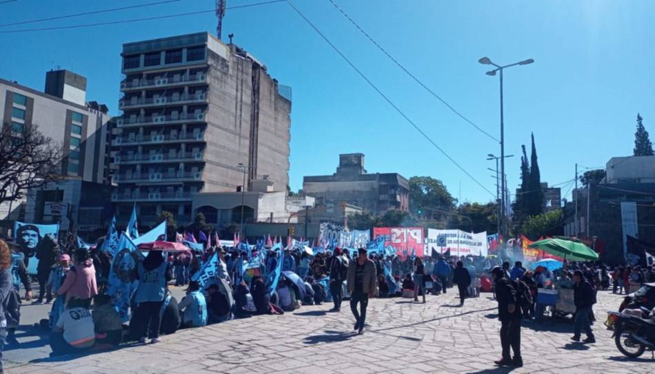 Organizaciones sociales y políticas marcharon por el centro capitalino- Organizaciones sociales y políticas marcharon por el centro capitalino