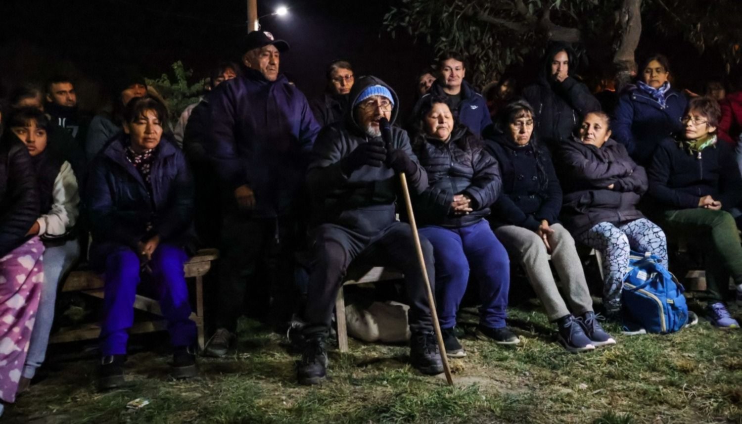 Sin salud, ni transporte y en medio de la oscuridad