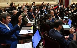 Los senadores pasarán a cobrar más de $9,5 millones, tras un nuevo aumento