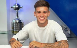 Un campeón juvenil de Vélez llega a Central Norte y el cuervo se retira del mercado de pases: quién es y en qué posición juega