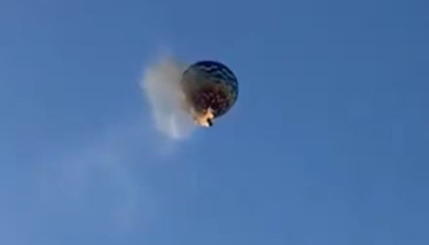 Impactantes imágenes:  se prendió fuego un globo aerostático con 21 personas a bordo