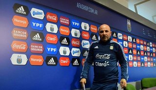 Sampaoli sentaría en el banco a dos referentes contra Uruguay