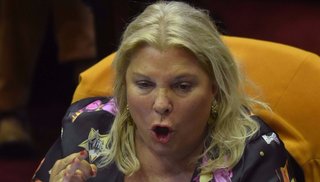 Carrió condicionó la llegada de inversiones a un triunfo de Cambiemos en octubre