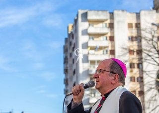 Cargnello pidió a la Virgen que “ilumine a los legisladores”