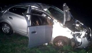 Un automóvil volcó y sus cuatro ocupantes sufrieron lesiones