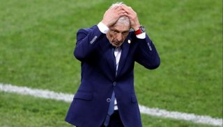Pekerman criticó al árbitro y la actitud de los ingleses