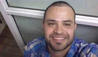 Lo mataron, se quedaron a vivir en su casa y quisieron vender su TV en internet