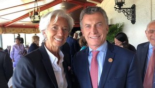 El FMI pide frenar la baja de las retenciones a la soja y recomendó "vender tierras"