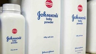 Johnson & Johnson deberá indemnizar con US$4.690 millones a 22 mujeres por causarles cáncer de ovarios
