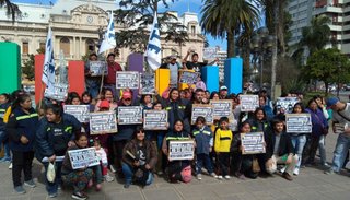 Vendedores informales se expresaron en un "feriazo"