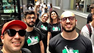 Argentinos viajaron a New York para pedir por el emoji del mate