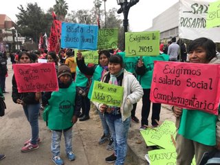 VIDEO. Trabajadores del sector tabacalero marcharon por la baja del intercosecha