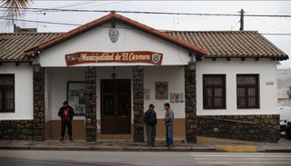 Funcionarios de El Carmen bajan su sueldo en un 10%
