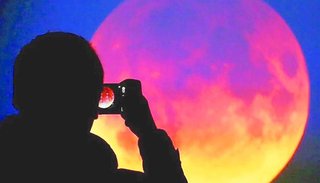 El viernes podrá verse el eclipse de Luna más largo del siglo XXI: ¿a qué hora se verá en Salta?