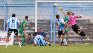 Gimnasia busca un "9" de peso para suplir la carencia ofensiva