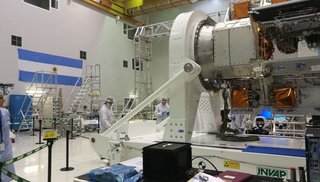"La plata no está", dijo Macri y canceló proyectos del Invap, la "NASA argentina" de Bariloche