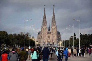 La Iglesia llamó a manifestarse en contra del aborto: pide rezar y ayunar por la vida
