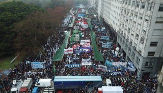 Seguridad Interior: el decreto de Macri sobre las FFAA busca "acallar las protestas sociales"