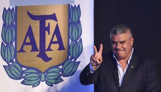 Tapia va por su “supersecretaría” para armar la nueva Selección nacional