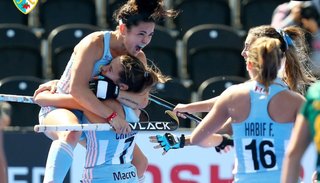 Las Leonas vencieron a Nueva Zelanda 2 a 0 y pasaron a cuartos