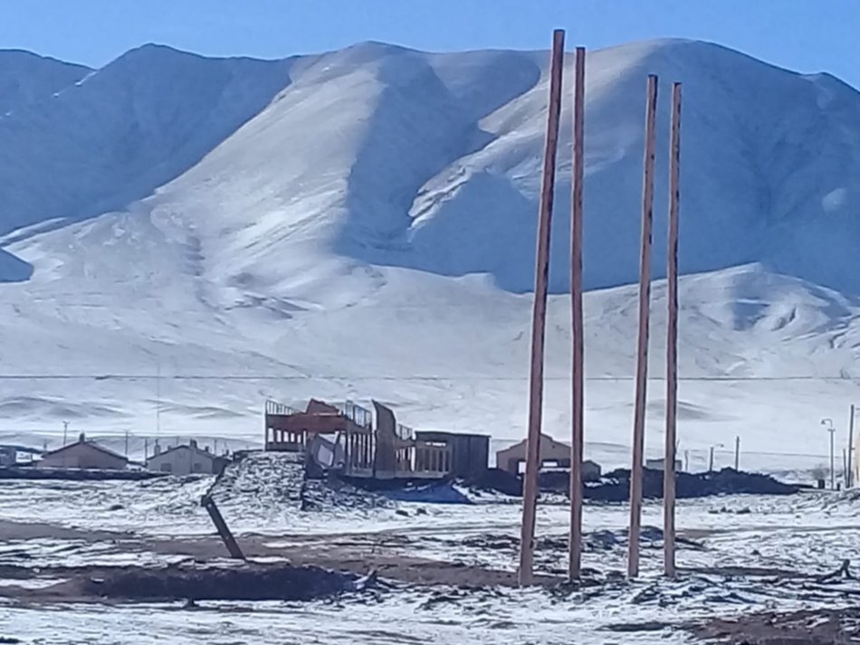 Con -6º C registrados en las primeras horas de la mañana, Tolar Grande hace gala de sus paisajes nevados 