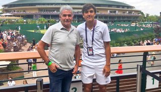 Román Burruchaga debutó ganando en Wimbledon