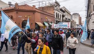 El paro de colectiveros impactó fuerte en la actividad comercial