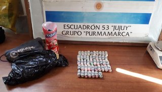 Abandonan un bolso con 47 cápsulas conteniendo cocaína