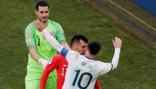 Messi se disculparía para evitar una sanción de la Conmebol