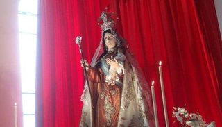La procesión a la Virgen del Carmen en Chicoana, sin fieles y en automóvil