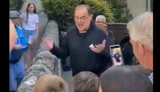 Bielsa: “Gracias, no hablo inglés, solo digo gracias”