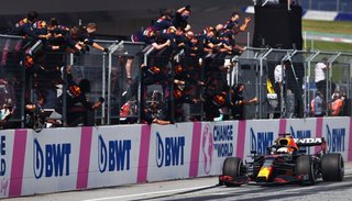 Verstappen se quedó con Austria y estira su ventaja