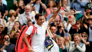 Federer, adiós a Wimbledon y Djokovic sueña
