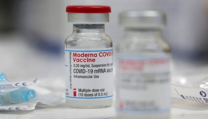 El Gobierno anunció que el lunes se firmará el acuerdo con Moderna para más dosis de vacunas