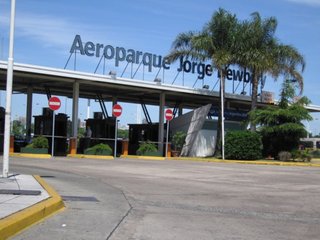 Una mujer intentó trasladar más de 6 millones de pesos en un vuelo de Buenos Aires a Salta